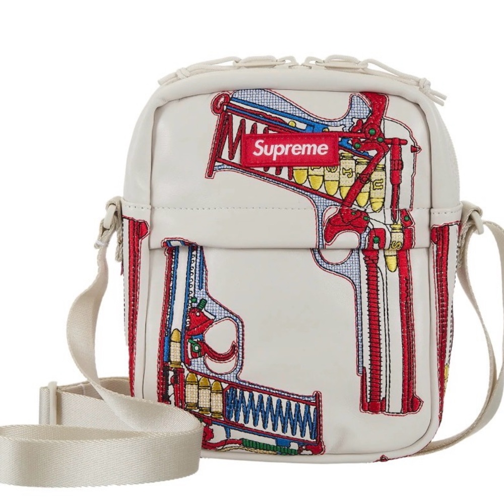 Supreme Guns Embroidered Leather
Shoulder Bag New in bag